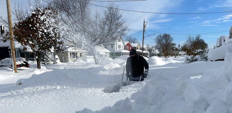 Escena de la tormenta invernal en Buffalo, Nueva York, el 19 de noviembre del 2022.

Foto: Bridget Haslinger via AP