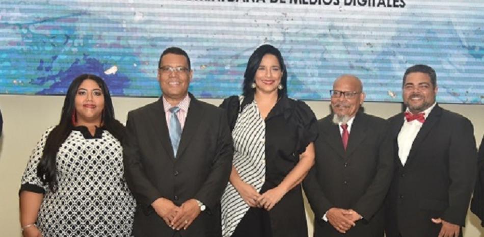 Rita Pérez, Ramón Chávez, Elizabet Gutiérrez, Luis Cárdenas y Mario Lara.
