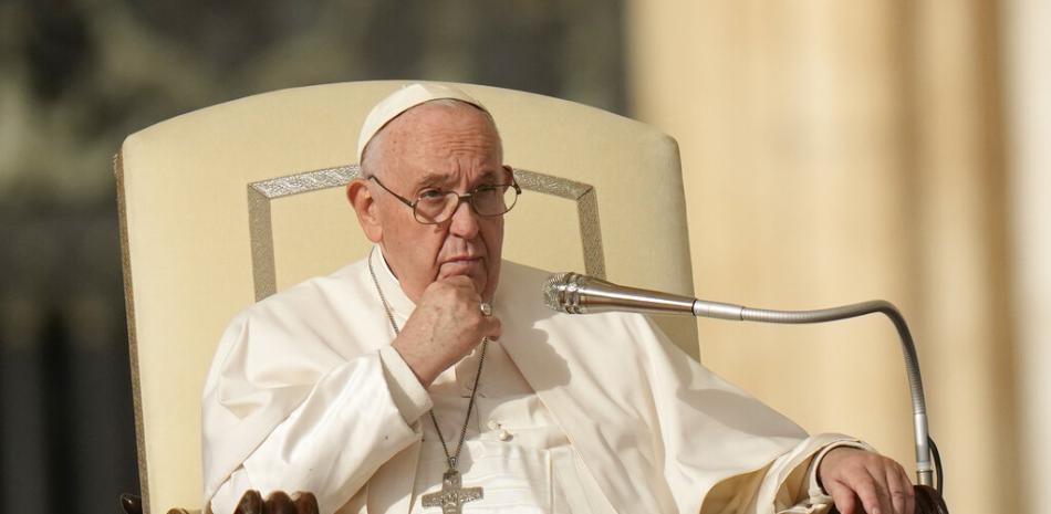 El Papa Francisco asiste a su audiencia general en la Plaza de San Pedro en el Vaticano, el miércoles 16 de noviembre de 2022. ap.