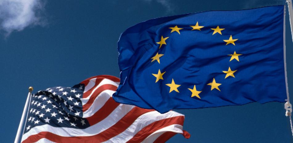 Banderas Estados Unidos y la Union Europea