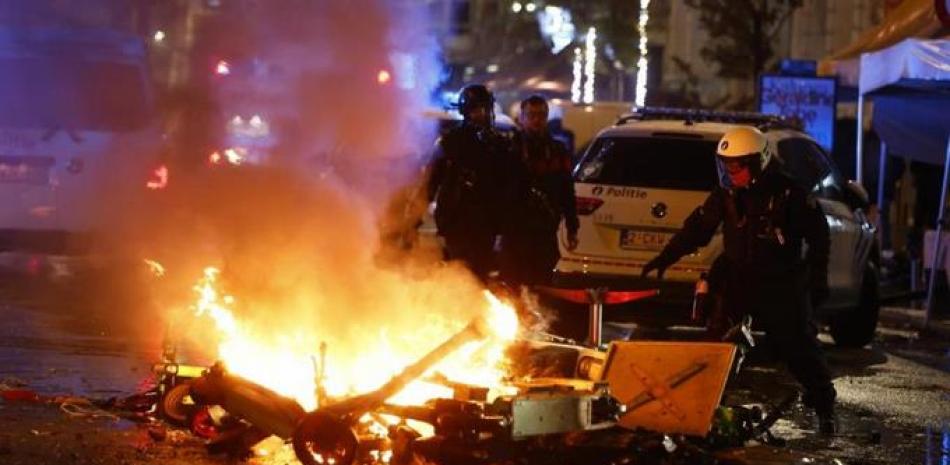La Policia trata de sofocar los inconvenientes ocurridos en Bruselas tras el revés de Bélgica ante Marruecos.