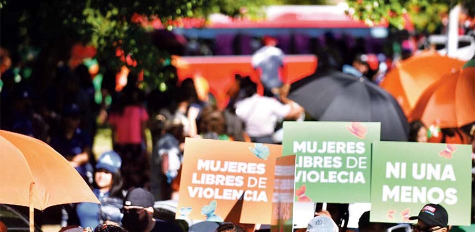 Cientos apoyaron la “Marcha de las Mariposas” . JORGE MARTÍNEZ/LD