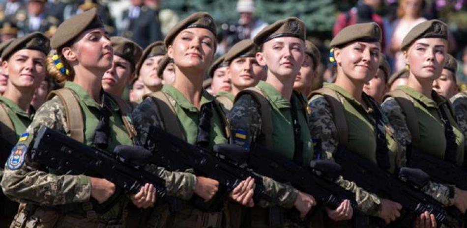 50,000 mujeres participan en la defensa de Ucrania.