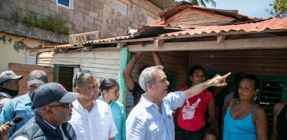 El presidente Luis Abinader visitó las zonas afectadas por Fiona. Archivo / LD
