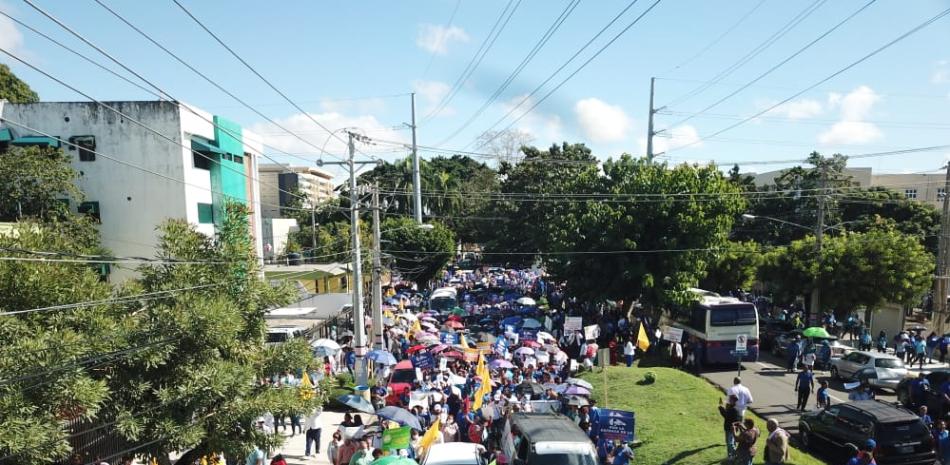 Marcha del Colegio Medico Dominicano (CMD) / Listín Diario