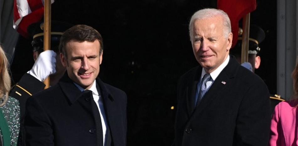 Emmanuel Macron junto a su homólogo Joe Biden en su visita a la Casa Blanca. AFP