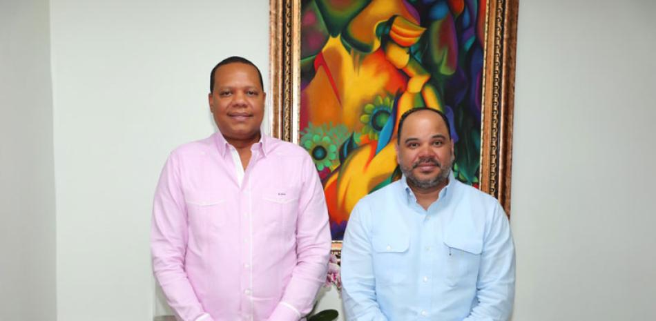 Eddy Alcántar, director de Pro Comsumidor, y Pablo Ulloa, Defensor del Pueblo.