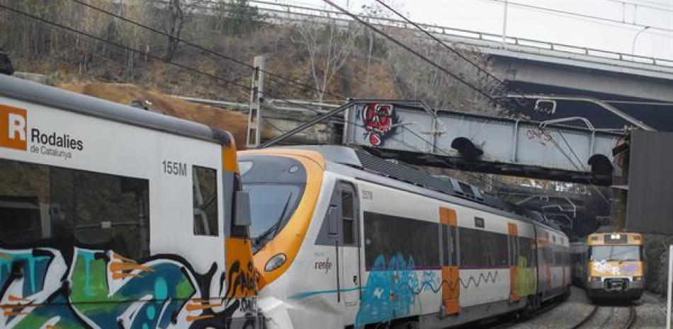 Aspecto este miércoles de la a estación de Montcada i Reixac (Barcelona) donde la colisión de dos trenes de la línea R4 de cercanías ha provocado 155 heridos. EFE