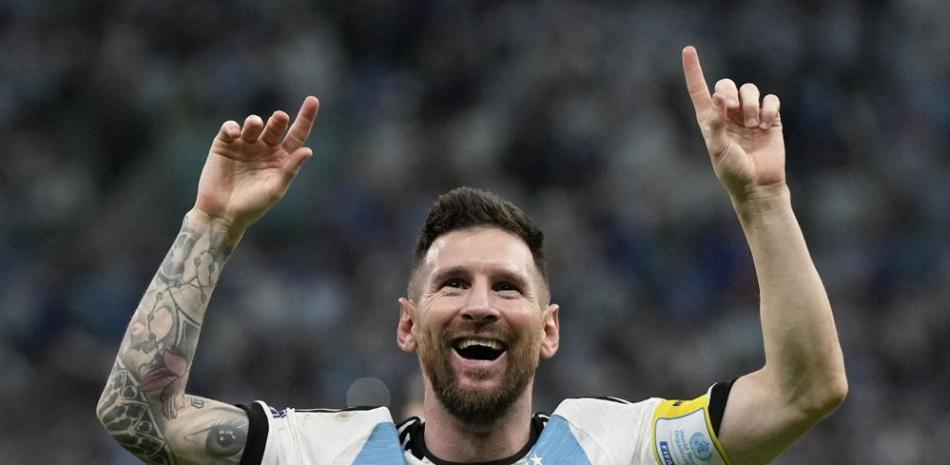 Lionel Messi celebra la victoria de Argentina por penales. Foto: AP.