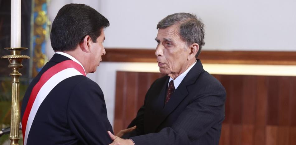 El expresidente de Perú Pedro Castillo durante el nombramiento de Gustavo Bobbio como ministro de Defensa