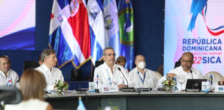 El presidente Luis Abinader encabezó los trabajos de la reunión de los países del SICA que sesionó durante dos días en Santiago.