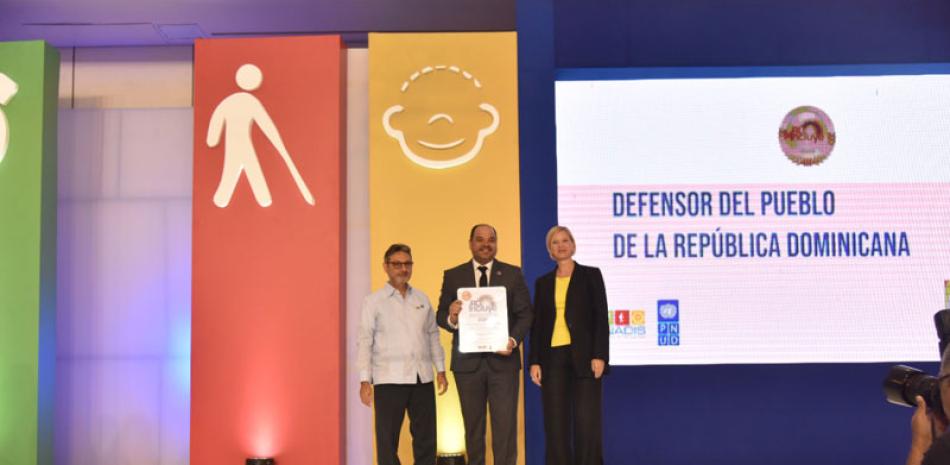 Un total de 47 empresas fueron reconocidas por dar empleos a personas con discapacidades. Jorge Martínez /