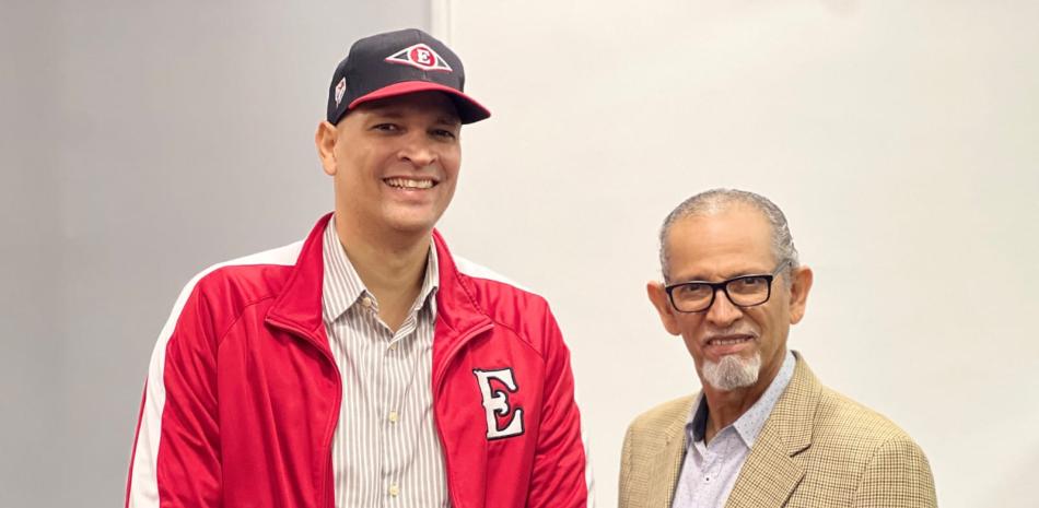 José Bejarán junto a su hijo Melvin josé, comparten el oficio de la narración en la Liga Dominicana de Béisbol con las Estrellas Orientales y los Leones del Escogido.