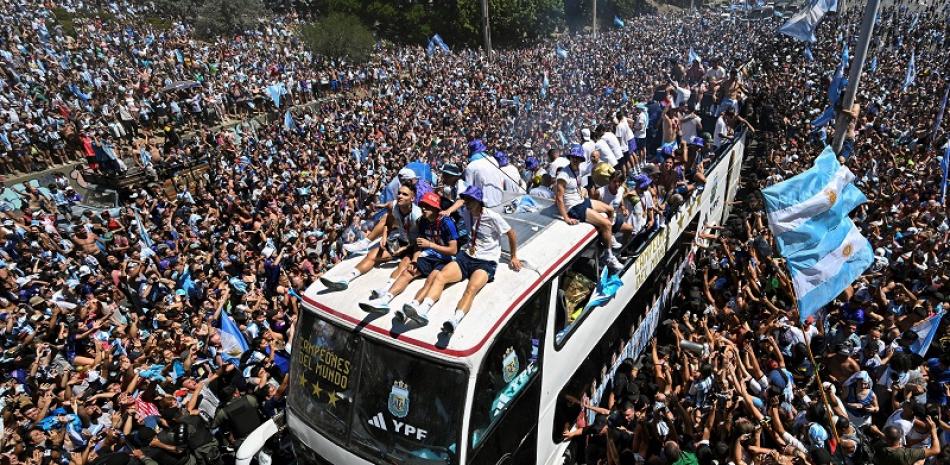 Argentinos durante celebración. Foto: AFP