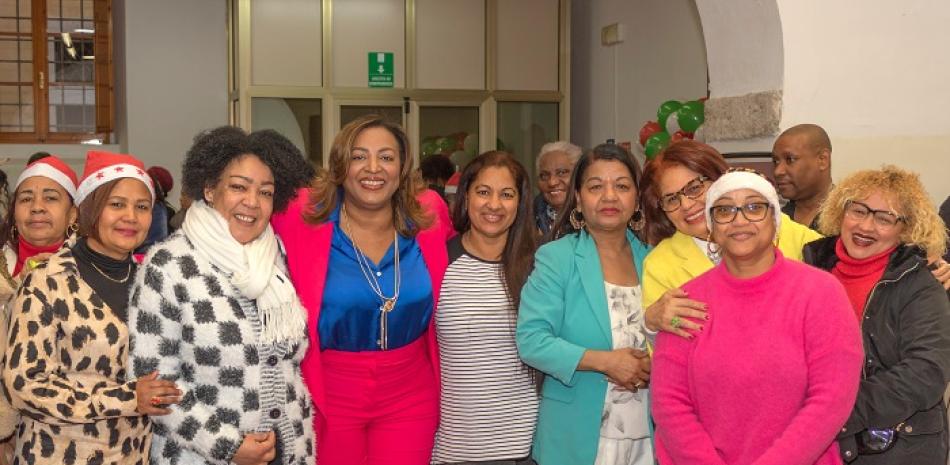 Irene Morillo y Nircia Shanlattecon parte de las mujeres de la Asociación Hermanas Mirabal de Livorno