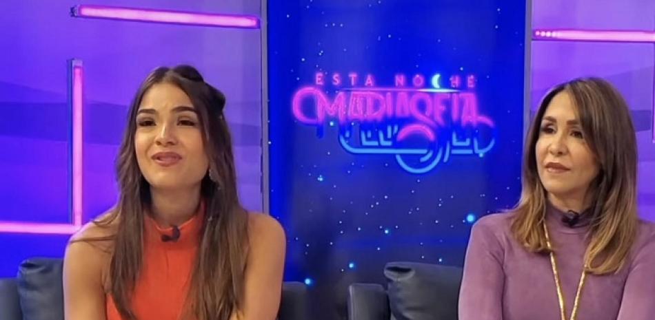 Camila García Durán y Mariasela Álvarez en Esta Noche Mariasela. Foto: Instagram