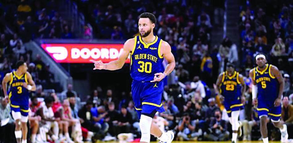 Stephen Curry, de los Warriors, fue MVP de la final y el Partido de Estrellas, además de llegar a los 3 mil triples.