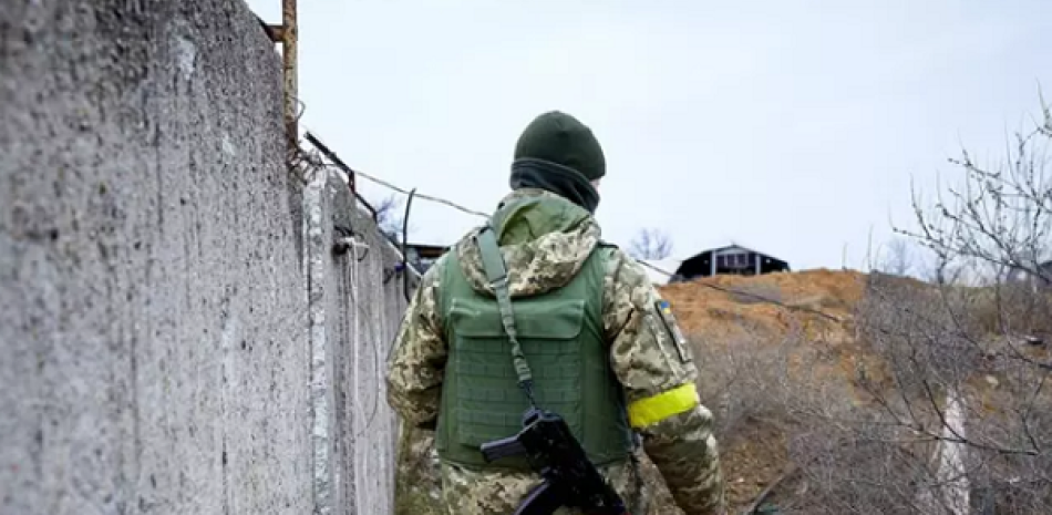 Soldado ucraniano en Jersón. EUROPA PRESS