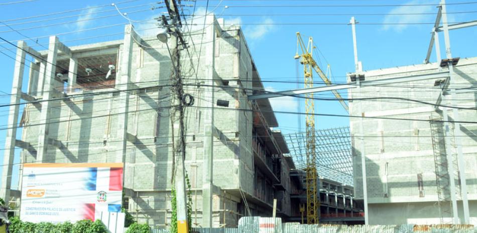 Vista del nivel de avance de la construccion del Palacio de Justicia de la provincia SD.