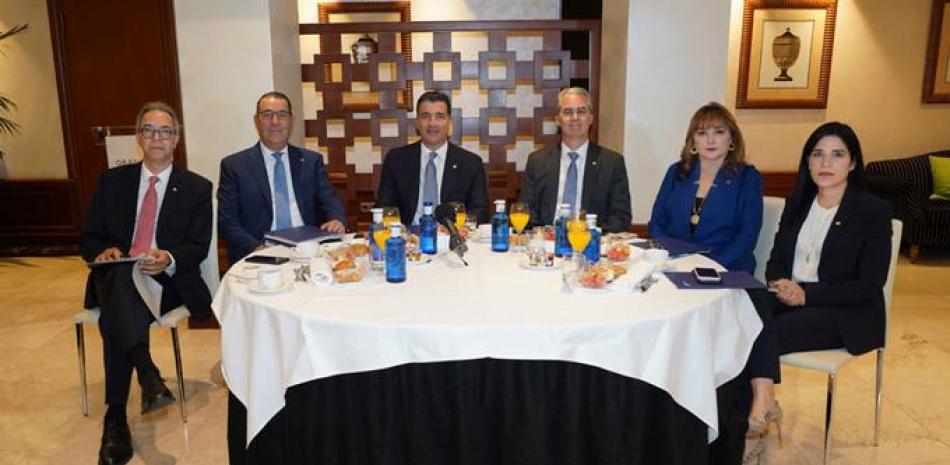 Ejecutivos del BPD durante un desayuno a medios en el marco de FITUR 2023. Externa/