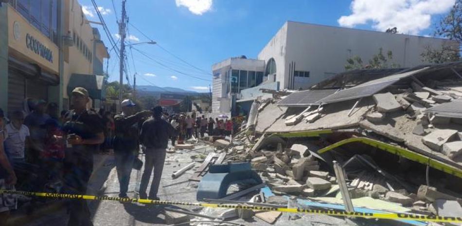 Desplome de edificio en La Vega.