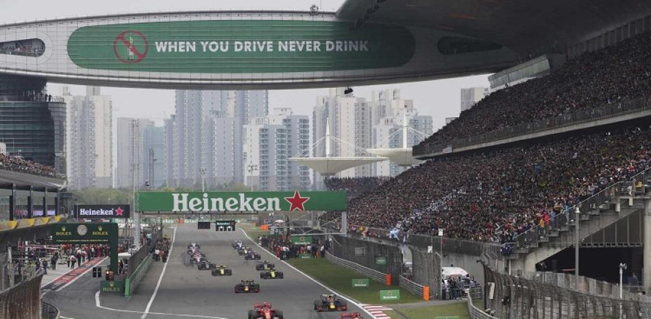 Los pilotos previo a la largada del Gran Premio de China de la Fórmula Uno, el 14 de abril de 2019, en Shangái.