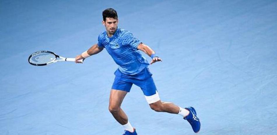 Novak Djokovic reacciona durante el partido de segunda ronda del Abierto de Australia.