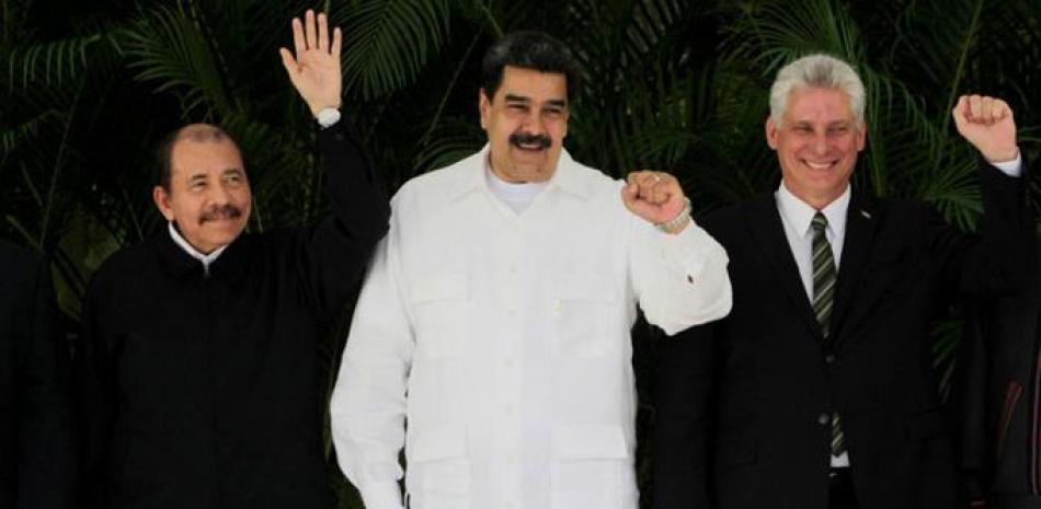 Los presidente de Nicaragua, Cuba y Venezuela, Daniel Ortega, Miguel Díaz Canel y Nicolás Maduro, respectivamente. Argentina fue criticada por emitir invitaciones para la cumbre de la CELAC. Fuente Externa
