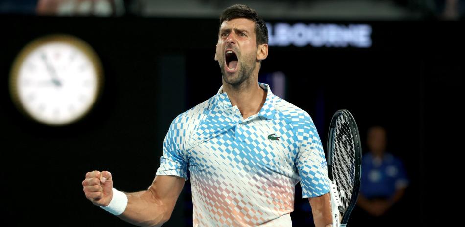 Novak Djokovic reacciona durante el partido del cuarto de final ante Andrey Rublev en el Abierto de Australia.