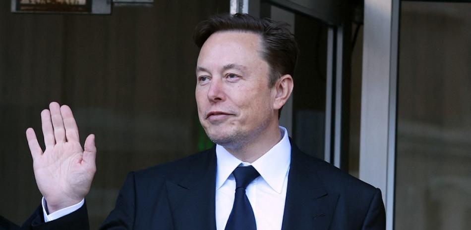 El CEO de Tesla, Elon Musk, abandona el edificio federal Phillip Burton el 24 de enero de 2023 en San Francisco, California. (Foto de Justin Sullivan/Getty Images)