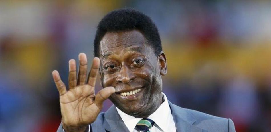 El Rey Pelé, leyenda del fútbol mundial.