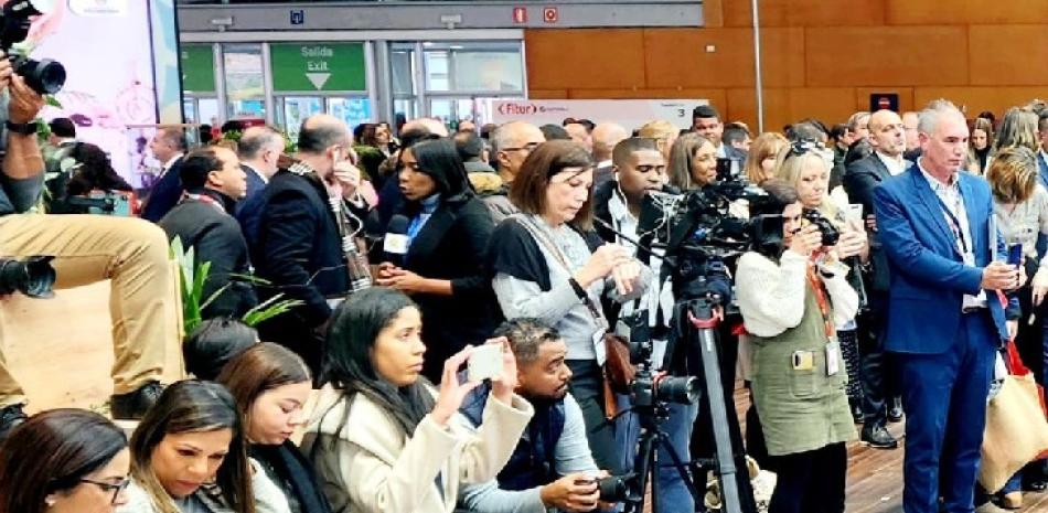 Periodistas y comunicadores durante una de las presentaciones de la delegación dominicana encabezada por el ministro de turismo David Collado.