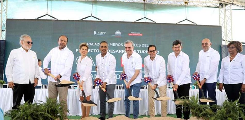 El presidente Luis Abinader inauguró varias obras en la provincia de Pedernales, que impactarán a toda la región Sur. EXTERNA