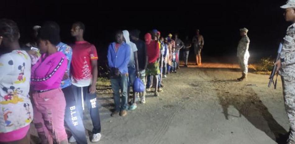 Los mayores tráficos ilícitos de migrantes hacia el país se registran desde Haití a través de la frontera.