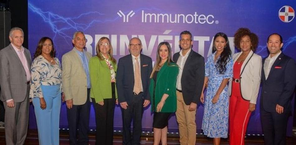 Jimmy Gutman junto a ejecutivos y líderes de Immunotec Global.