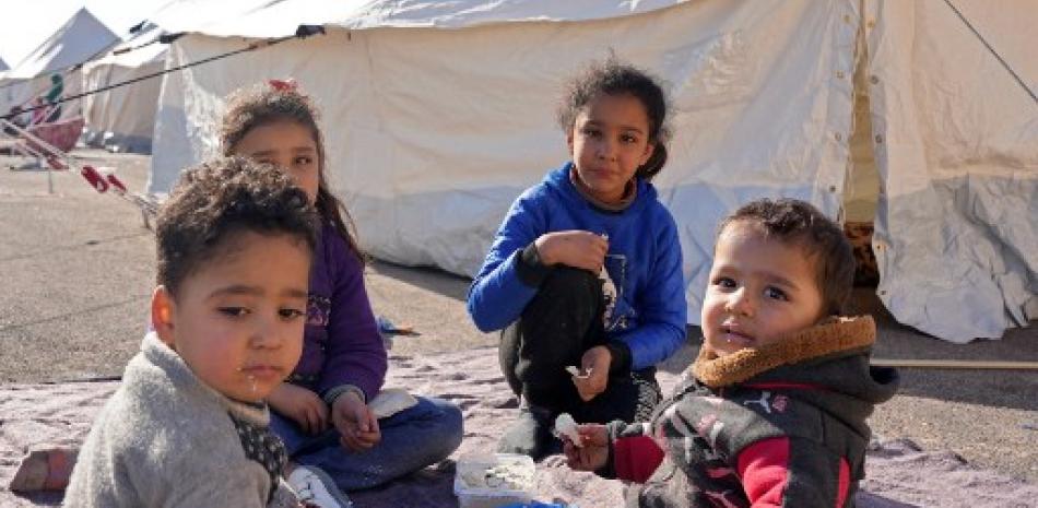 Niños afectados por el terremoto en Turquía. AFP