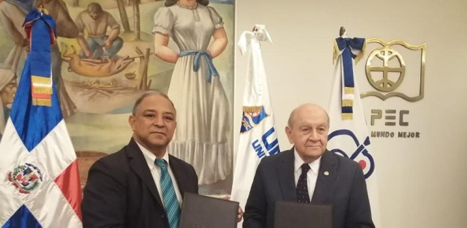 Aurelio Henríquez, presidente del CDP. y el Dr. Franklin Holguín Haché, rector de Unapec.