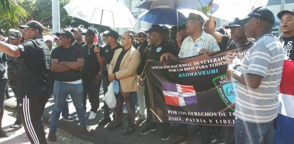 Veteranos protestan por mejoría de condiciones / Leonel Matos