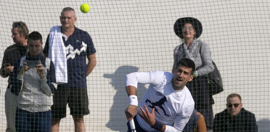 Novak Djokovic durante un entrenamiento abierto en Belgrado, Serbia, este miércoles.