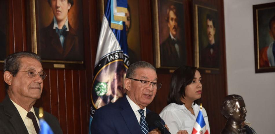 Wilson Gómez (centro) llamó a defender la patria. Jorge Martínez/LD