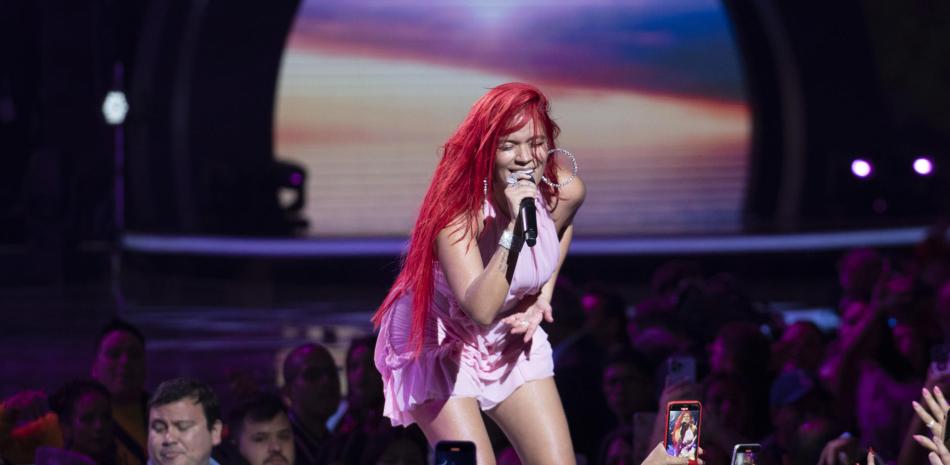 La cantante colombiana Karol G se presenta, el 19 de febrero de 2023, durante la versión número 62º del Festival Internacional de la Canción de Viña del Mar (Chile). (Foto: EFE/Adriana Thomas).