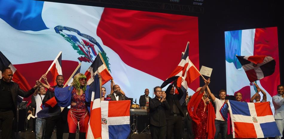 A ritmo de merengue, con Miriam Cruz, Sergio Vargas, Jandy Ventura, Fefita La Grande y Cristian Allexis, se presentó el espectáculo “Mi música es mi bandera”, de la mano del Instituto Duartiano.