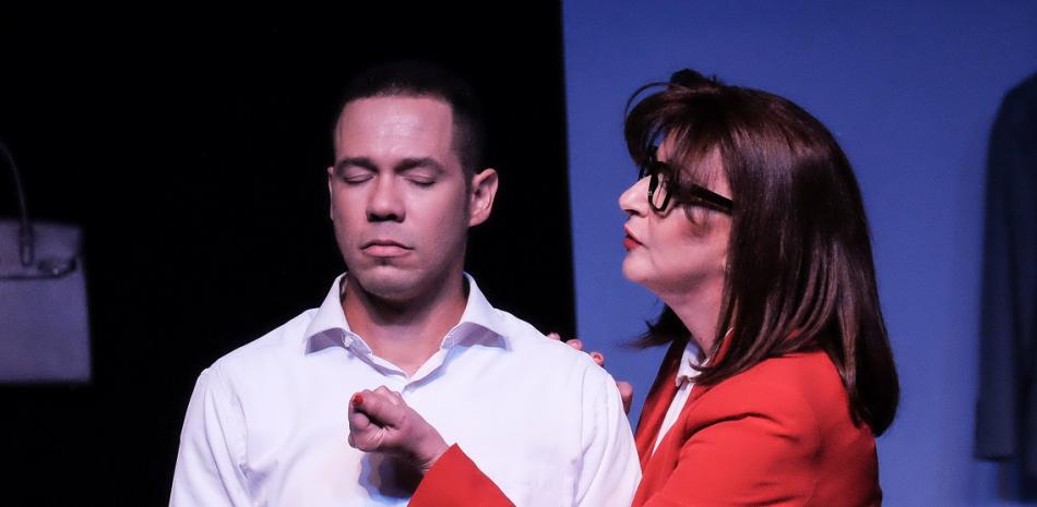 Richarson Díaz y Karina Noble protagonizan el montaje "El confundido", en Casa de Teatro.