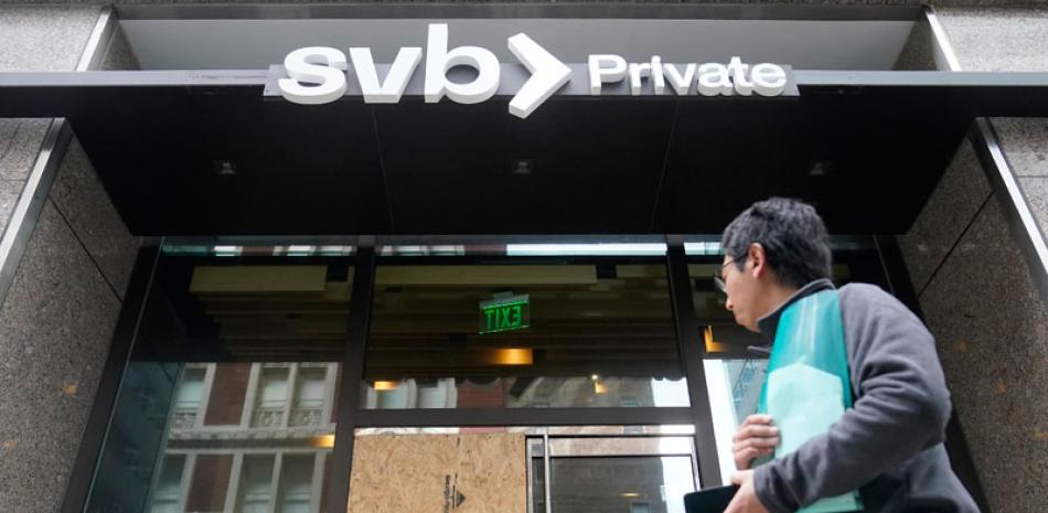 El cierre del Silicon Valley Bank luego de colapsar Signature Bank provocó temores de riesgo sistémico.  AP