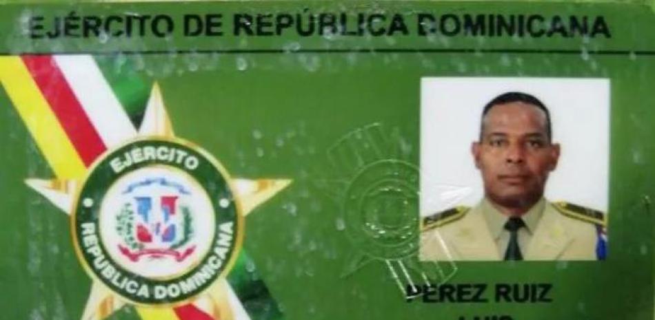 El teniente Luis Pérez Ruiz fue atacado al salir de su casa.