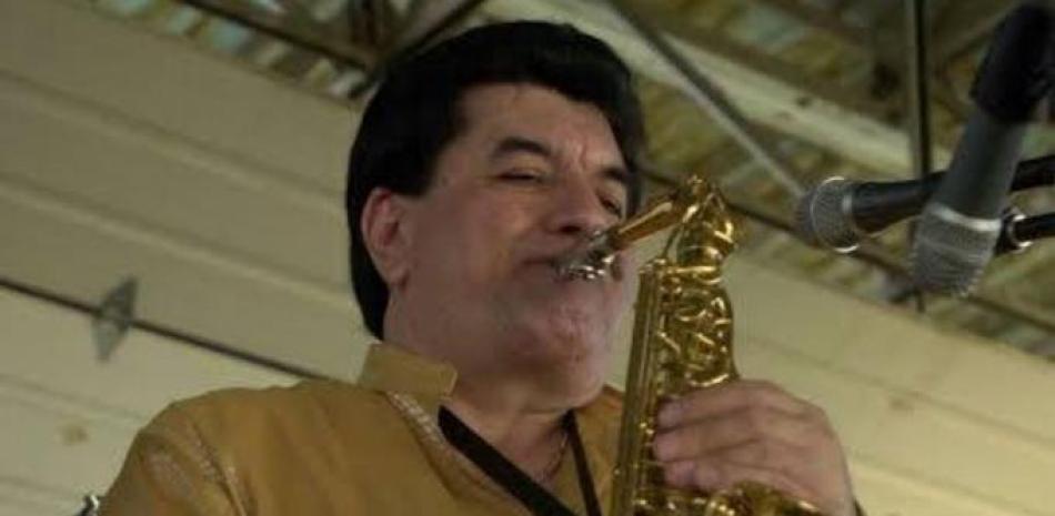 El músico mexicano Fito Olivares falleció de cáncer este 17 de marzo, confirmó Gris Olivares, su esposa. Fuente externa