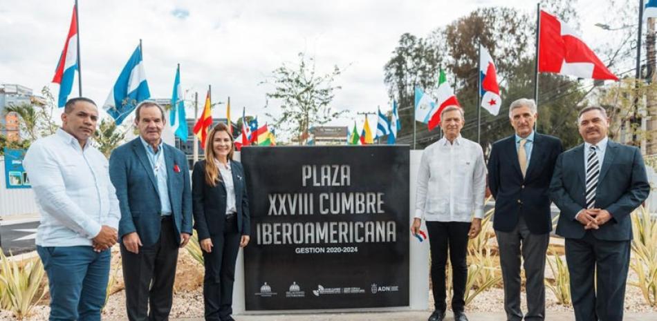 Ayer fue inaugurada la Plaza XXVIII Cumbre Iberoamericana en el sector Bella Vista de la capital. Desde mañana sesionará en esta ciudad la reunión de Jefes de Estado y de Gobierno.