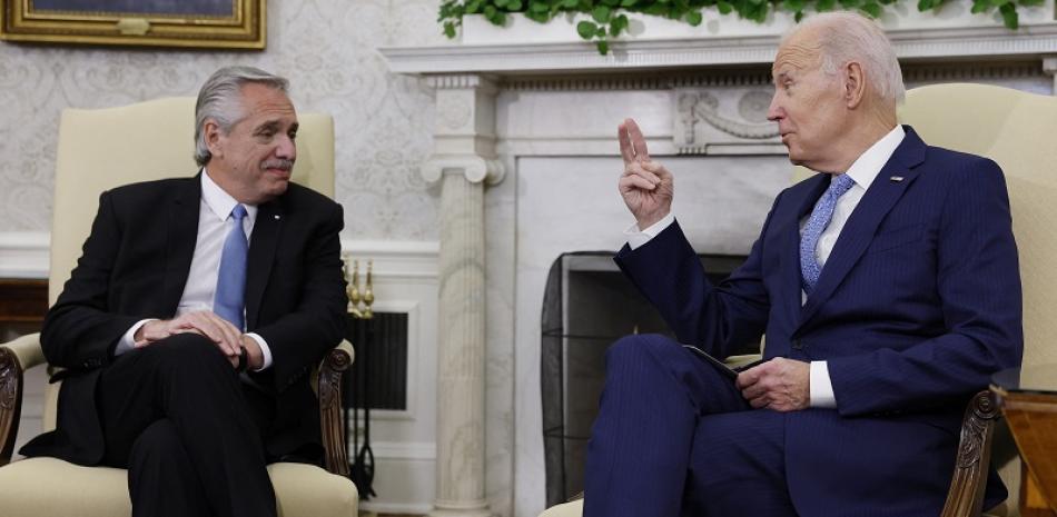 Alberto Fernández y Joe Biden. Foto: AFP.