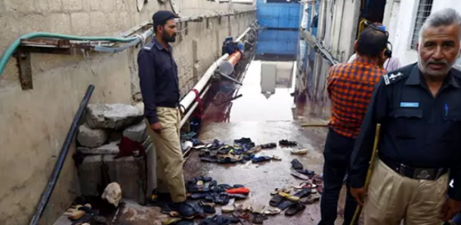 Doce muertos por una estampida durante una distribución de comida en Karachi, Pakistán. Europa Press