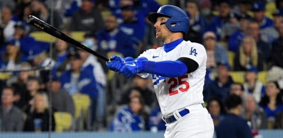 Trayce Thompson observa la dirección del segundo de sus tres vuelacercas